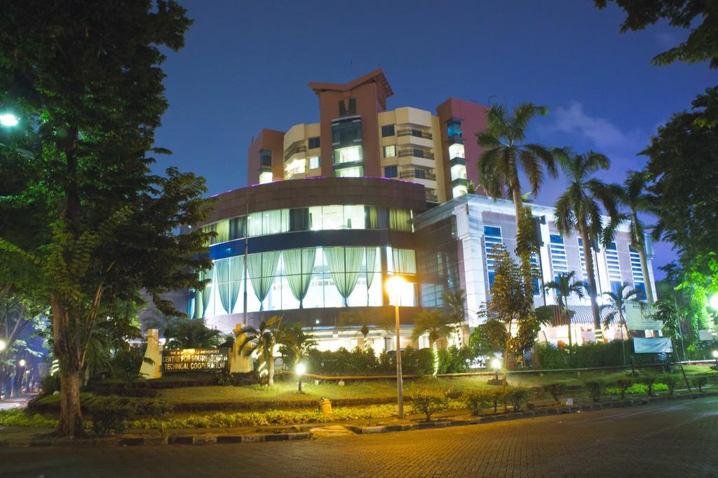 NAM Center Hotel Kemayoran Jakarta Bagian luar foto